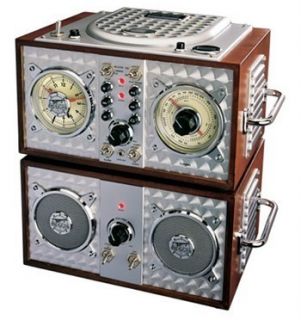   Wooden Alarm Clock Am FM CD Player Radio Earphone Jack New