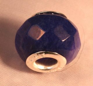 sapphire is beneficial for mental clarity and depression