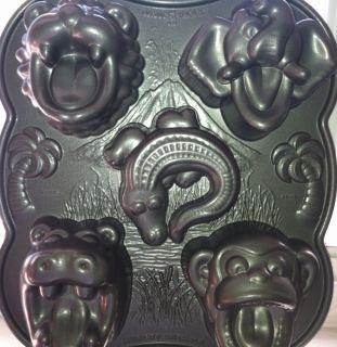 Nordic Ware Hungry Animals Cake Pan Cakelets Muffins Ice Cream Mold 