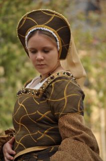 Tudors SCA Queen Anne Boleyn Jane Green Gold Renaissance Dress Gown 