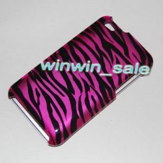 This Hard case protects the Apple iPod Touch 4th Gen against dust and 
