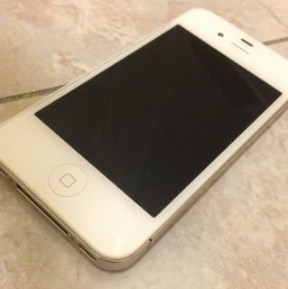 Apple iPhone 4S 16GB White Verizon Clean ESN