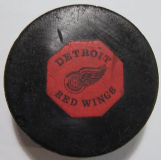 VINTAGE OFFICIAL ART ROSS TYER CONVERSE NHL HOCKEY PUCK DETROIT RED 