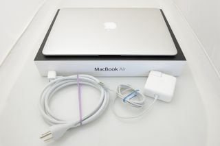 Apple MacBook Air 13 Laptop   1.7ghz i5, 4GB RAM, 128GB SSD   MC965LL 