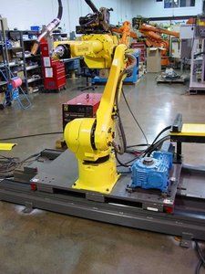 Dual Arm Turntable Fanuc RJ3I Arcmate 100i Robots Robotic Welding Weld 