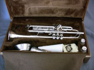 Vintage Bach Stradivarius Trumpet Model 37 w/ Case Mute Extras Estate 