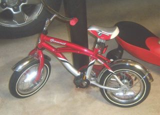 Trek 12 Red Grommet Beach Cruiser 12 inch Kids Bike Very Good 