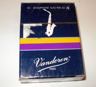 Vandoren Alto Saxophone Reeds Closed Box of 10 Number 4 Sax