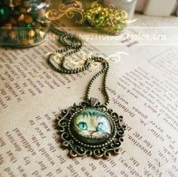 Alice in Wonderland Disappearing Cheshire Cat Necklace  