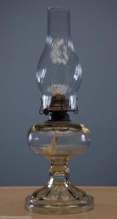 ANTIQUE KEROSENE/ OIL LAMP 17 H x 6 W   VERY GOOD CONDITION