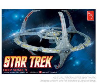 AMT 1/3300 Star Trek Deep Space Nine Space Station Bonus Defiant 