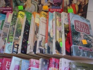 29 PB Book Lot Betty Neels Romance Novel Fiction Free s H