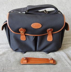 Billingham Packington Shoulder Bag near MINT Black with Tan Leather 
