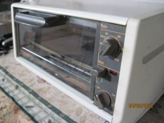 Black & Decker Spacemaker Under Counter Toaster Oven NICE TRO400 TY2
