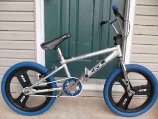 GT RAIDER BMX ALUMINUM RACING PERFORMER BICYCLE 20 FAN STYLE MAGS