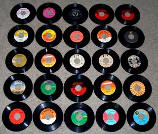 HELLO, YOU ARE LOOKING AT A MAGNIFICENT HUGE LOT of 150 VINTAGE 45 RPM 