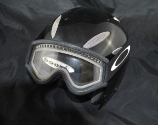 Nice Boeri Ski Helmet with Oakley Ski Goggles Black