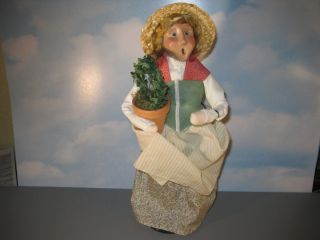 Byers Choice Retired 2001 Williamsburg Exclusive Woman with Topiary 