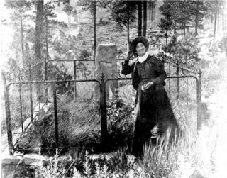 1890 Calamity Jane at Wild Bill Hickocks Grave Photo