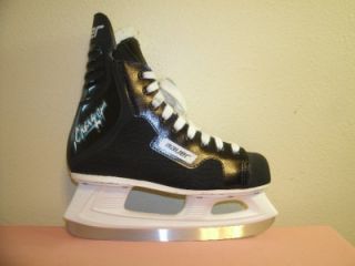 BOYS BAUER CHARGER YOUTH ICE HOCKEY SKATES SIZE 4 D YOUTH U.S.A.