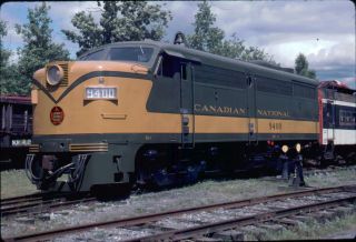 CANADIAN NATIONAL RAILROAD CNR FA1 old paint 9400 KODACHROME ORIGINAL 