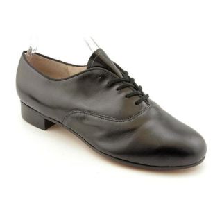 The Capezio K360 shoes feature a leather upper with a round toe. The 