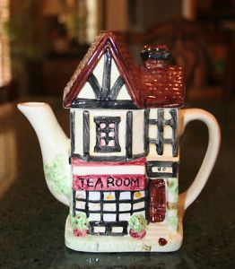 Cute Cottageware Glazed Ceramic Tea Pot by Cardinal