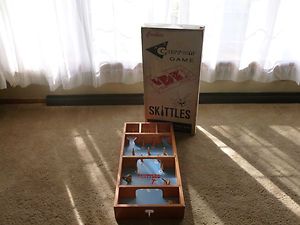   Retro Old Carrom Skittles Table Top Wooden Bowling Pin Game