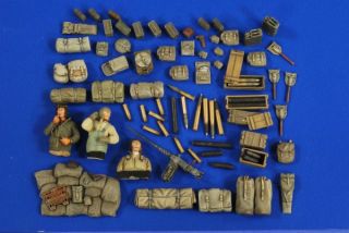   Productions 1 35 Scale M24 Chaffee Stowage Ammo Crew 2732