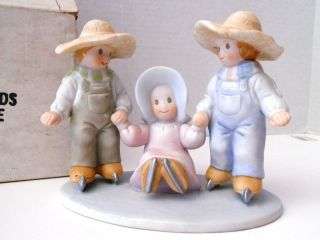  Interiors Christmas Winter Figurine Circle of Friends Love Lifted Me