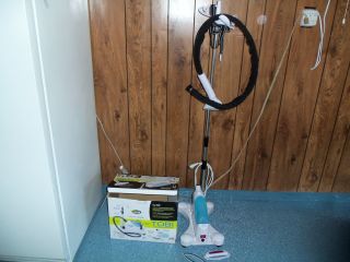 TOBI PORTABLE & ADJUSTABLE CLOTHES STEAMER W/ ACCESSORIES, IN