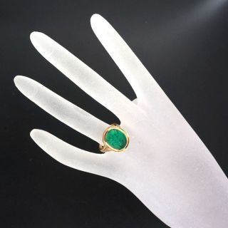 Gem Color Natural Carved Emerald 18K Yellow Gold Ring No Heat No