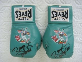  SIGNED AUTO CLETO REYES WBC LTD EDTN 8OZ OFFICIAL BOXING GLOVES