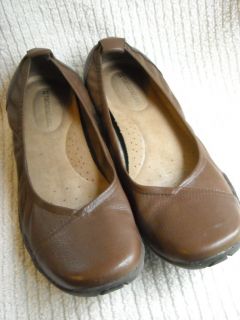womens 7 5 M NATURALIZER Creston brown leather ballet flats shoes GUC