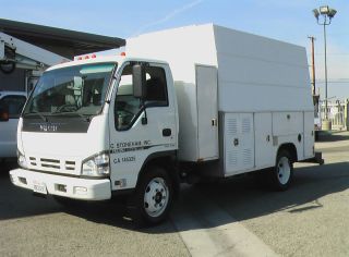 Isuzu 10 Box Truck Enclosed Cube Plumber Utility Fuso Hino Plumbing