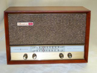 General Electric Musaphonic AM/FM Tube table radio Model# T1508