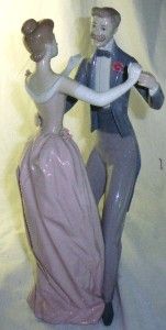 is this 1978 12 1/4 Lladro figurine Anniversary Waltz or Baile de