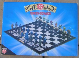 SUPER HEROES DC CHESS BOARD GAME SCHACH BATMAN & ROBIN