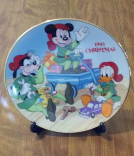 Disney Mickey Mouse Santas Workshop Christmas 1993 Collectors Plate