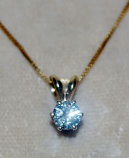 Diamond Pendant Necklace in Diamond