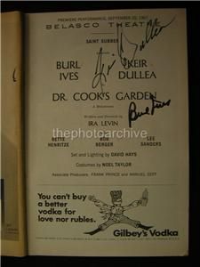 1967 Burl Ives Keir Dullea Dr Cooks Garden Signed Belasco Theatre