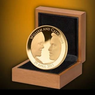 Coin Collector 2011 Official 22K Gold Proof Royal Wedding Crown Coin