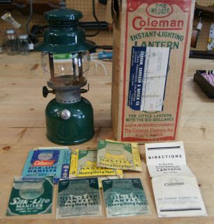 1946 6 Coleman Lantern Model 242C Green Sunrays Coleman Globe W BOX