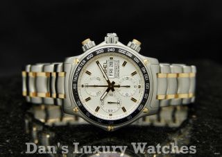 ALL PICTURES IN THIS LISTING ARE OF THE ACTUAL WATCH BEING SOLD