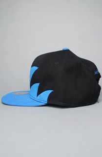 Mitchell & Ness The Orlando Magic Sharktooth Snapback Hat in Blue
