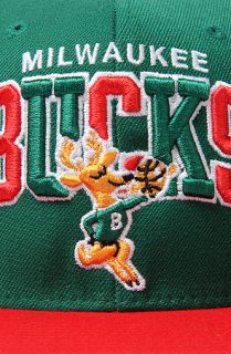 Mitchell & Ness The Milwaukee Bucks Arch Tri Pop 2T Snapback Cap in