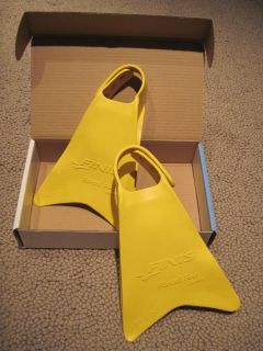 NEW FINIS brand Fishtail FINS JUNIOR (Yellow) Learn to Swim Fins for