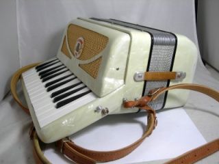 nice galanti 25 key piano accordion with case