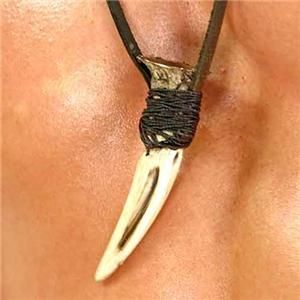 300 Spartans King Leonidas Wolf Tooth Pendant Necklace