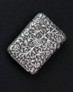 ANTIQUE 19thC IMPORTED INDIAN KUTCH SOLID SILVER VESTA CASE c.1899